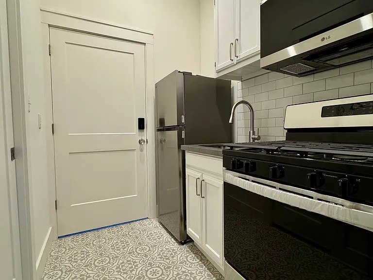 536 Aurora Ave #1/2-B — Photo 4