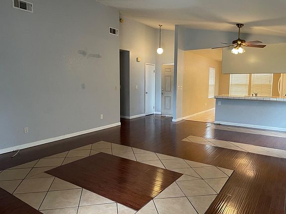4th image of 1535 Laguna Cir