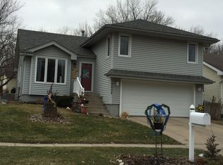 3904 92nd Dr, Urbandale, IA 50322