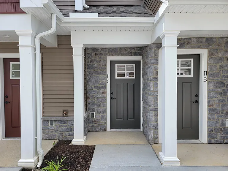 11 Yacht Ave #C — Photo 2