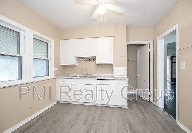888 Evangeline Rd — Photo 11