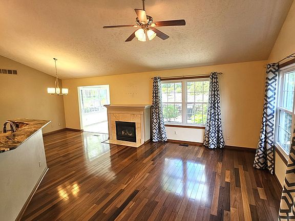 5th image of 222 Lily Ln #222