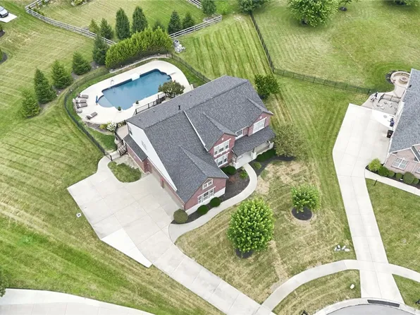 5281 Elmwood Ln, Middletown, OH 45044