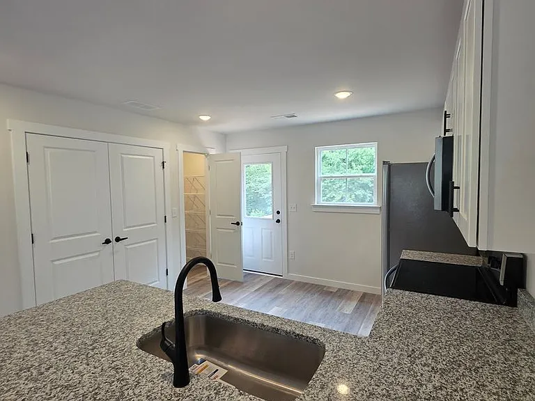 271 Vanderbilt Rd — Photo 3