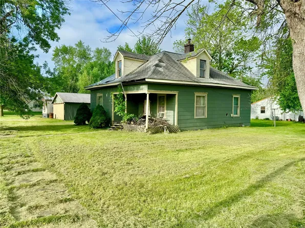400 S Oak St, Lewistown, MO 63452