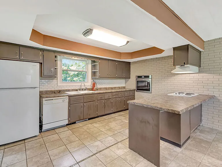1364 Morman Rd — Photo 5
