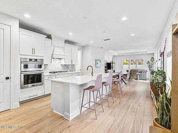 4th image of 133 SEABROOK VILLAGE Avenue