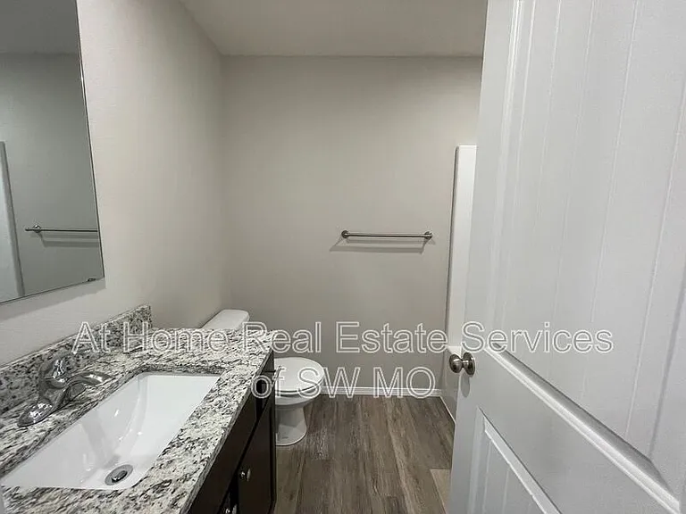 2108 N 21st St — Photo 4
