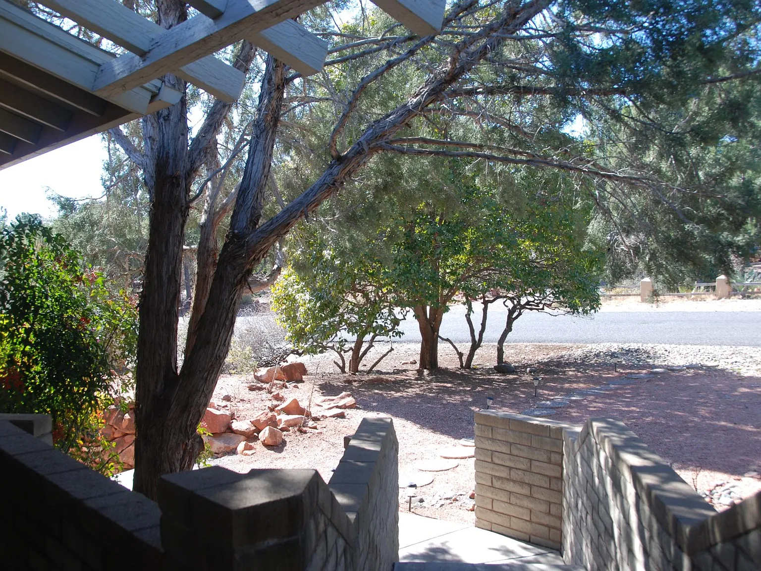 290 Pony Soldier Rd — Photo 4
