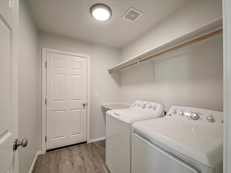 16859 Courtney Way — Photo 19