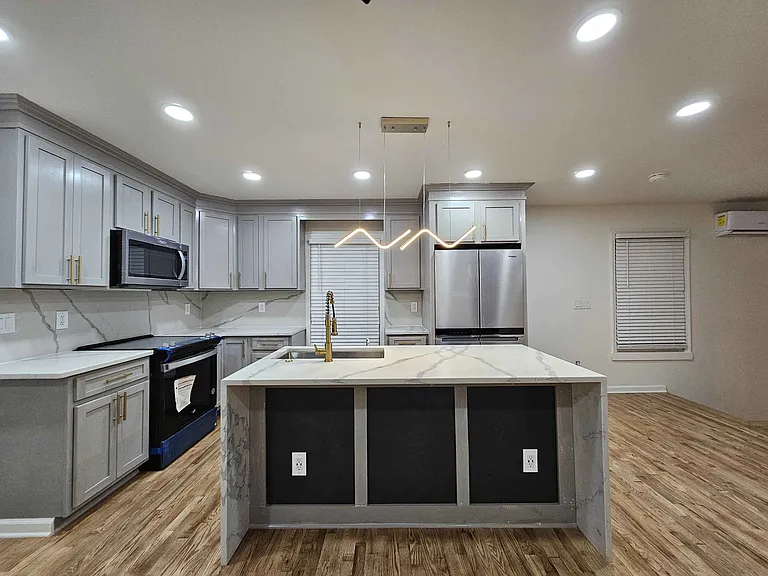 Langner Ln — Photo 1