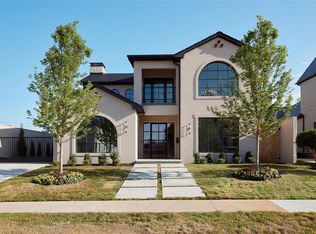 1112 Cumberland Ct, Nichols Hills, OK 73116