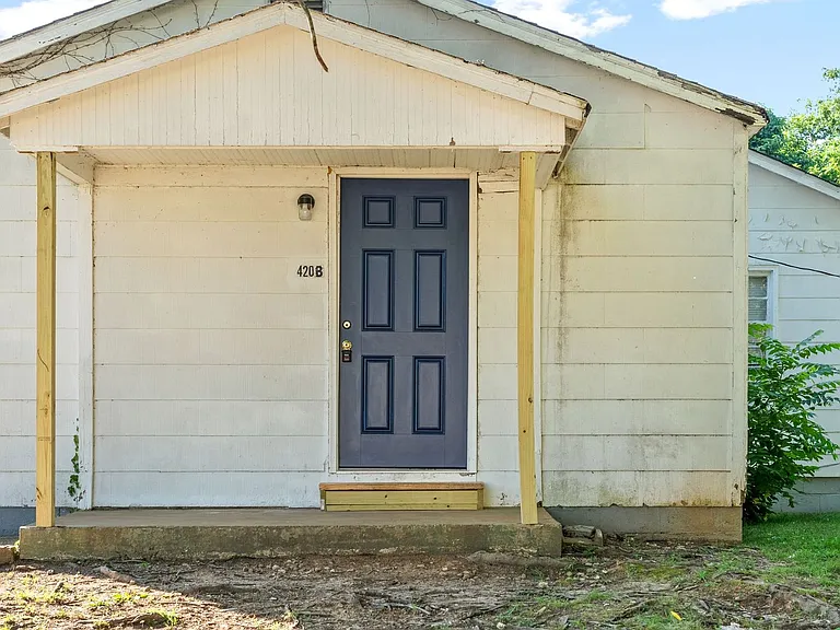 Lafayette Road-420 — Photo 3