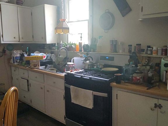 4th image of 406 N Walnut St