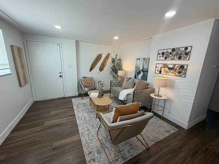 3523 S Cherokee St — Photo 43