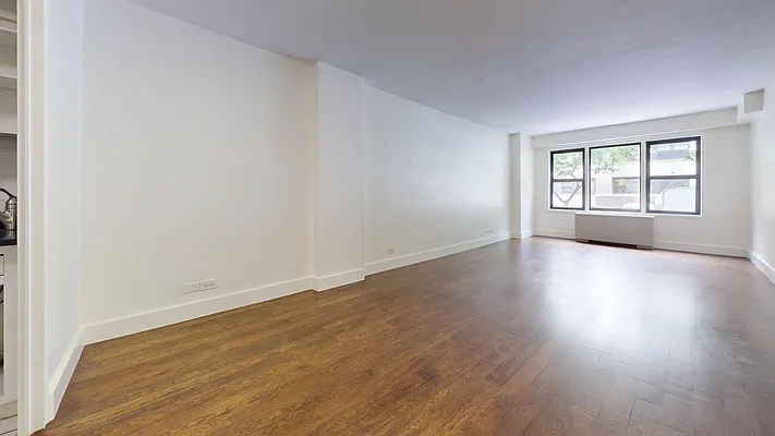 Rented by Bond New York | media 6