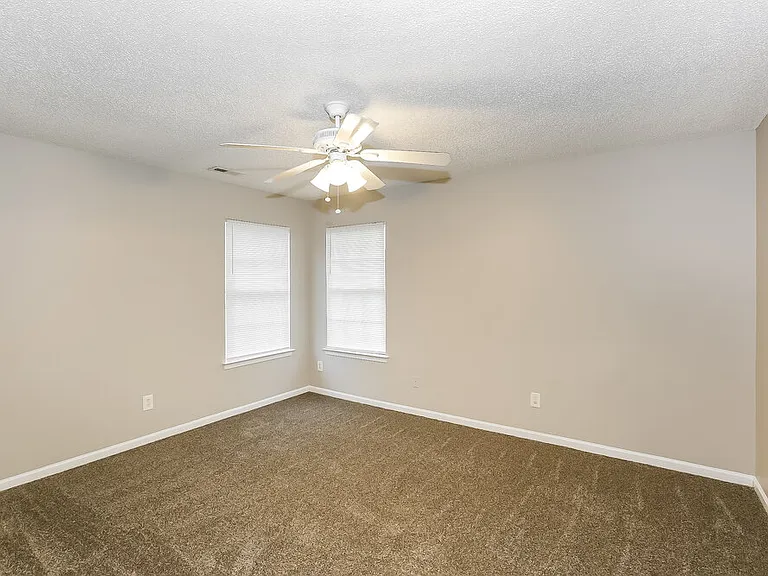 12110 Stewarts Crossing Dr — Photo 9