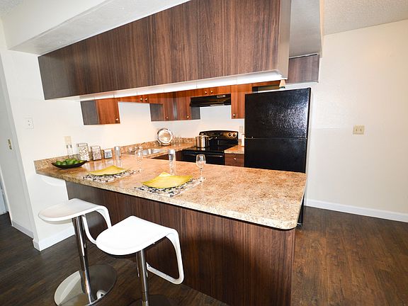 5th image of 6910 Interbay Blvd #27