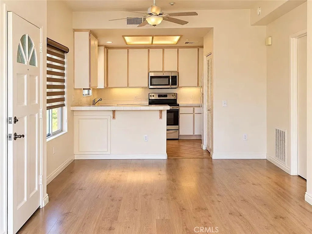 1 bed, 735 sqft, $2,950 — Photo 1
