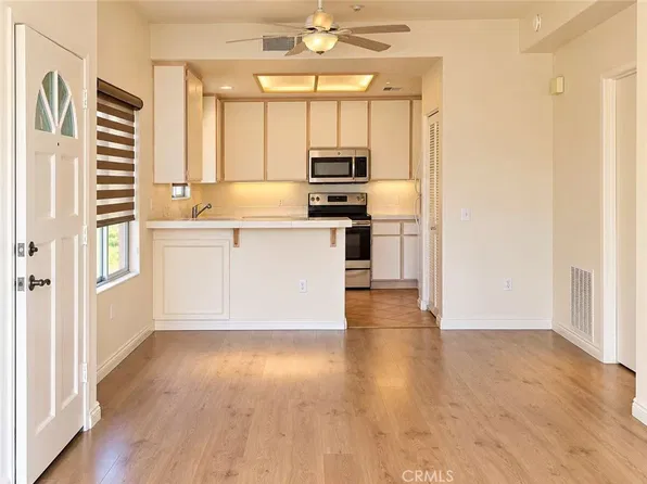 2960 Champion Way APT 1802, Tustin, CA 92782