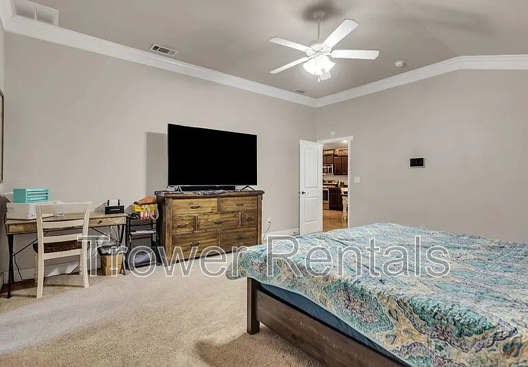 9915 Rainbow Dr — Photo 22