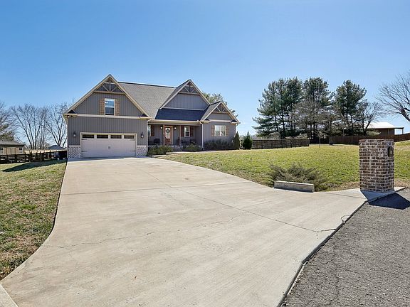3rd image of 107 Jefferson Ct