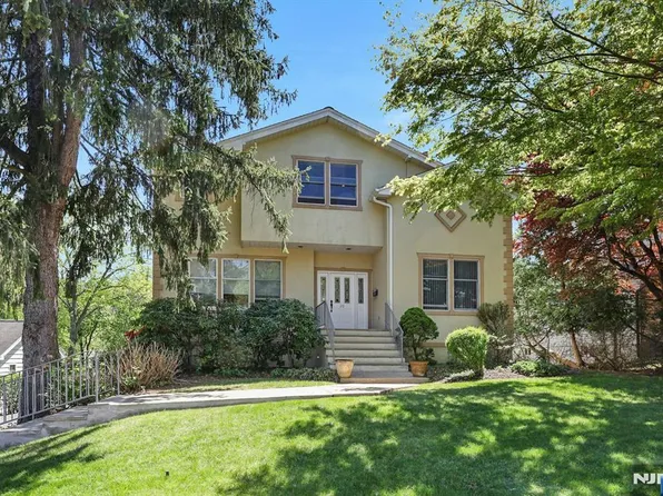 20 Norman Pl, Tenafly, NJ 07670