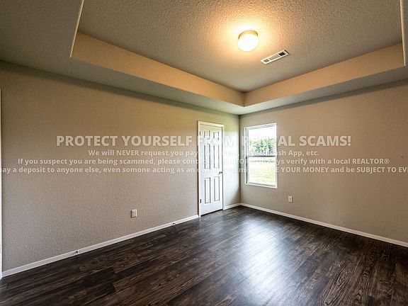 5th image of 5022 W Claxton Cir
