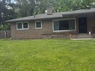 5940 Hayes Pl, Merrillville, IN 46410