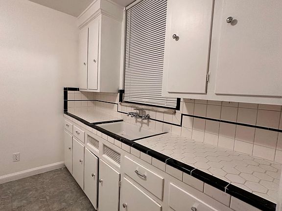 5th image of 15639 Edmore Dr