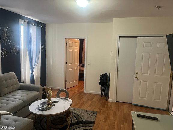 5th image of 40 Arlington Ave