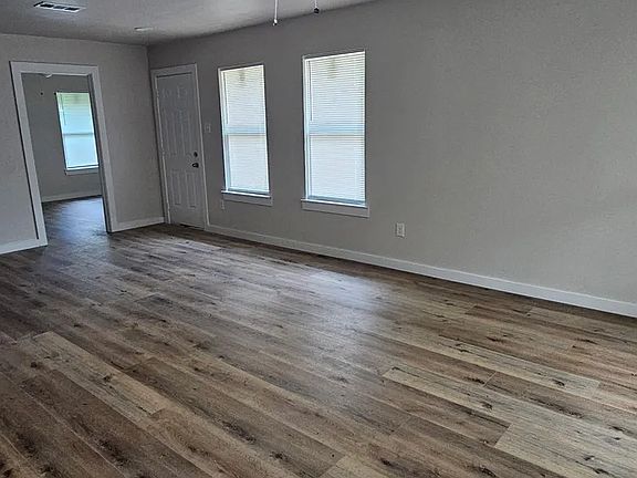 3rd image of 2901 Silkwood St