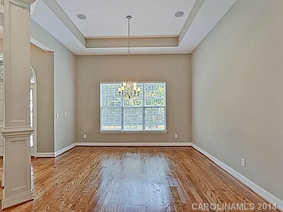 4th image of 125 Whispering Cove Ct