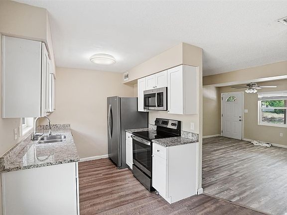 4th image of 1413 Sunridge Rd