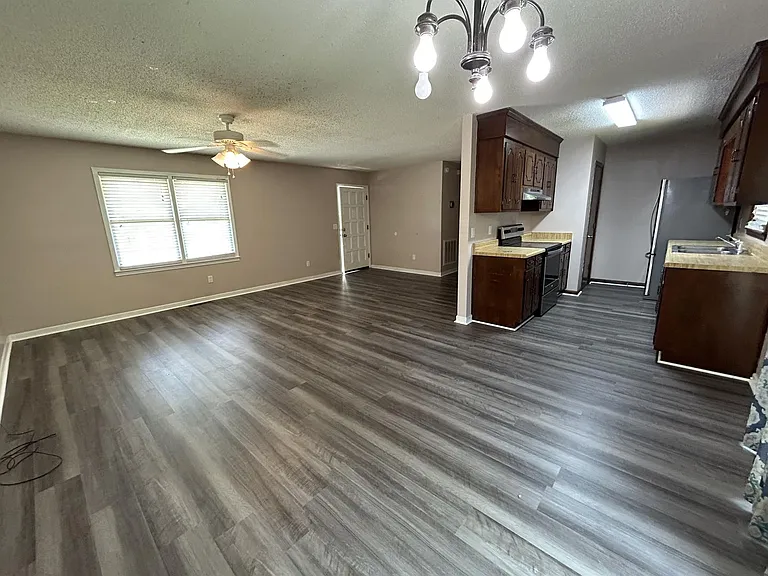 419 Patterson St — Photo 4