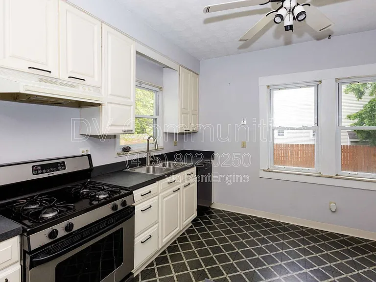 1584 Maple Rd — Photo 7