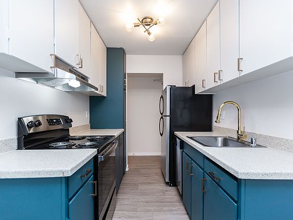 5th image of 3014 Clay St APT 3b