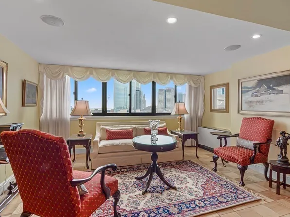 9 Hawthorne Pl APT 17E, Boston, MA 02114