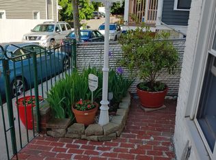 8 Pinckney Pl, Somerville, MA 02145