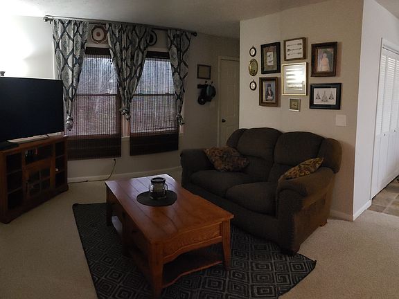3rd image of 1000 Terry Dr