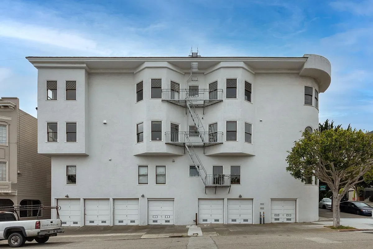 Building Photo - 2754 Pierce St #11