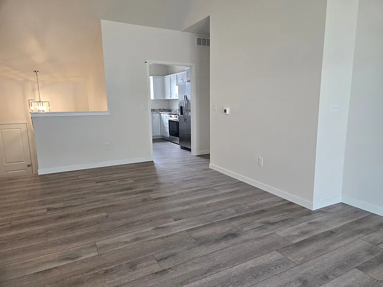 1609-1615-1654 Aspen Ct — Photo 15