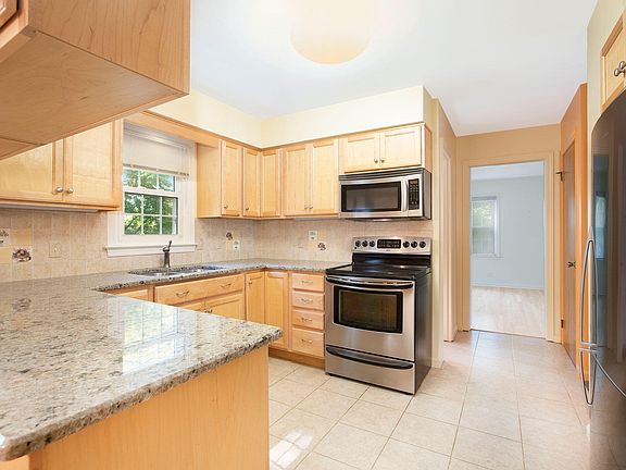 4th image of 8233 Teakwood St