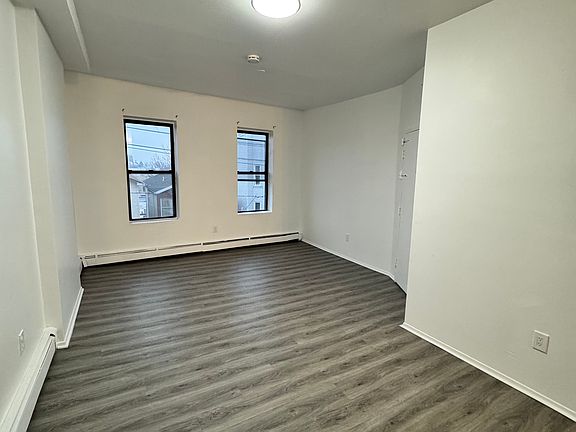 2nd image of 337 Randolph Ave APT 4