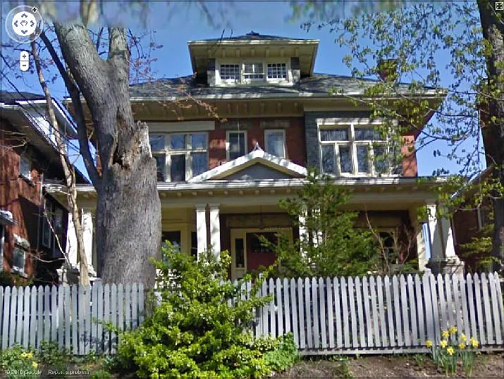 61 Paisley St