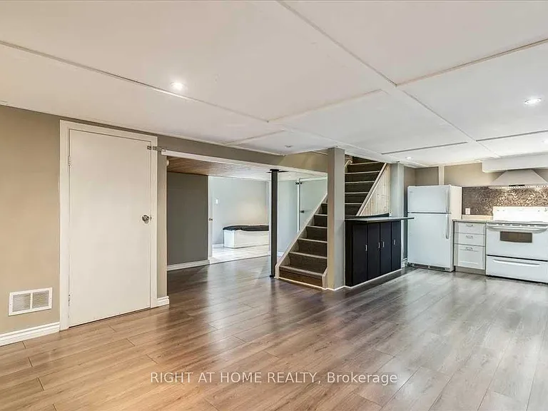 1252 Waterdown Rd #LOWER — Photo 3