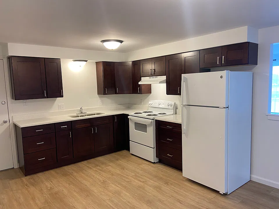 130 Meadows Rd N #5