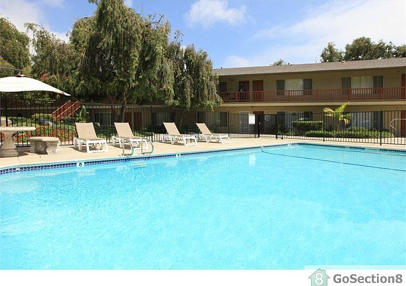 1st image of 555 Greenbrier Dr APT 2