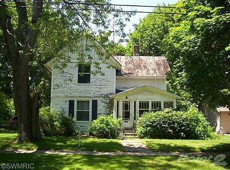 1 1/2 Story Home, located in the City of Belding on Corner Lot. Four Bedrooms, 1 Full Bath. All New Replacement Windows 2008, Newer Furnace and Water Heater 2013.