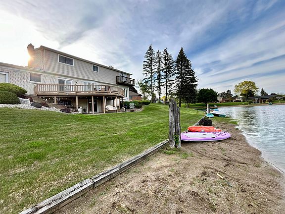 4th image of 54320 Chateau Point